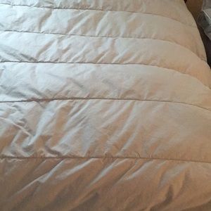 Goose down twin comforter